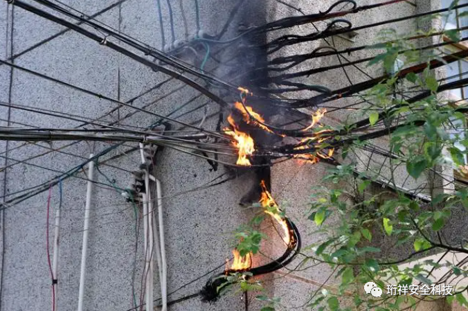 YABO.COM电保-浸水防触电断路器在线路老化和漏电引发电气火灾中的应用